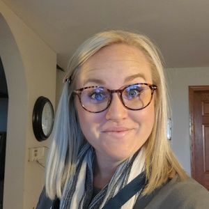 Meet your Posher, Katelyn